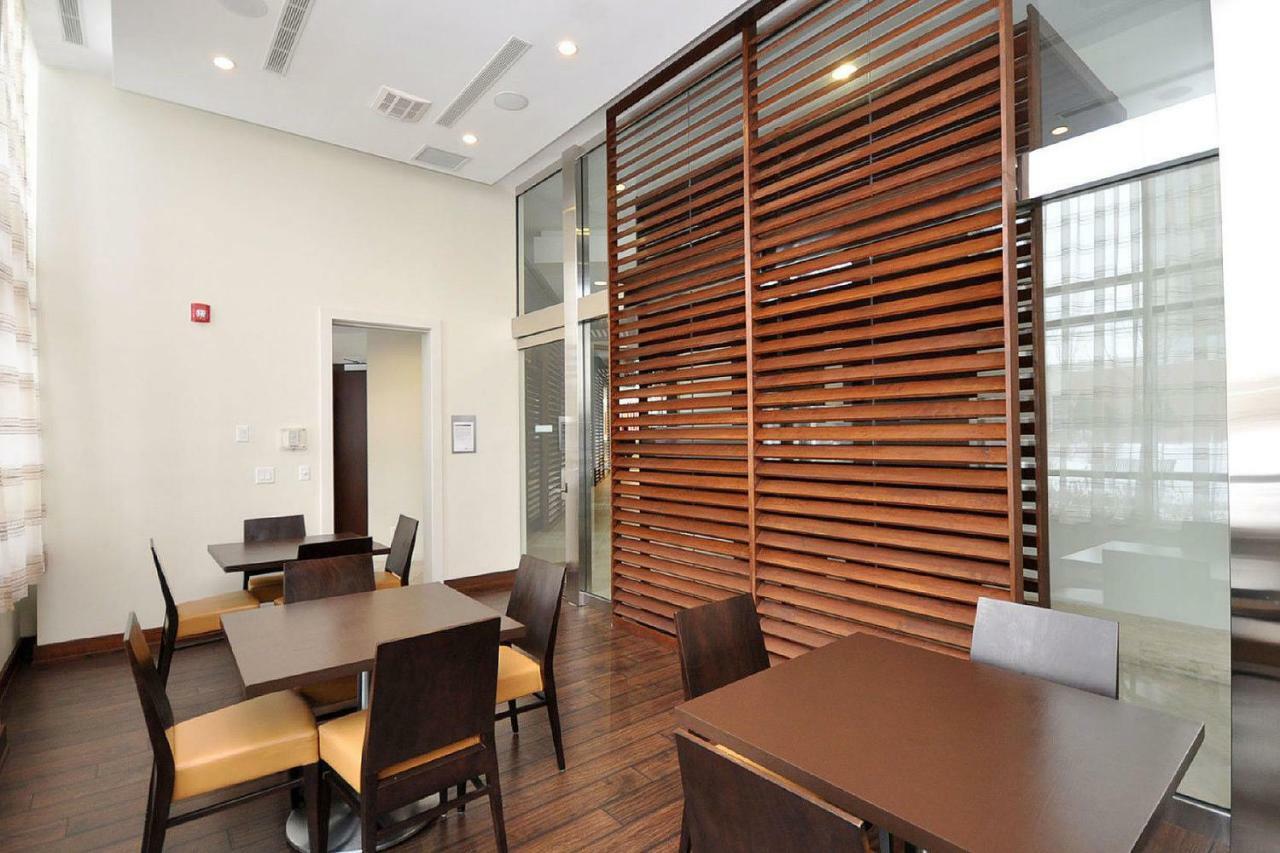 Urban Furnished Suites - Mississauga Eksteriør billede